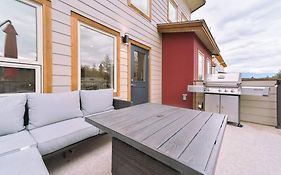 Oasis Getaway, Mins To Lake, King Bed, Dbl Garage